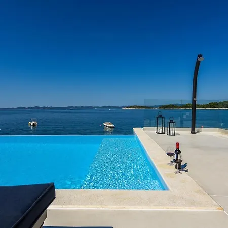 Proversa Villa *