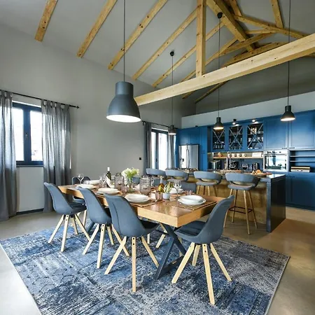Proversa Villa