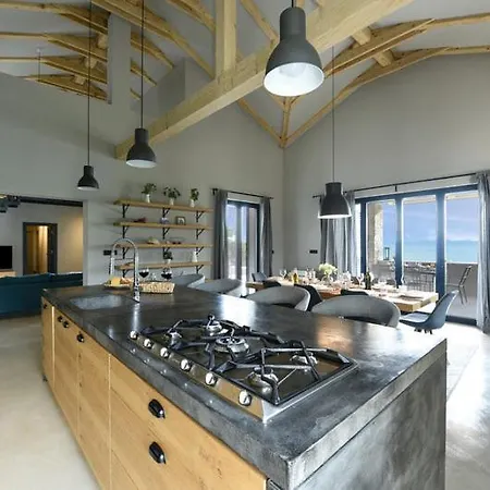 Proversa Villa Ždrelac